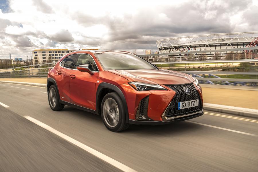  Lexus UX250h F-Sport 2019 года  (UK) (фото 27 из 40)